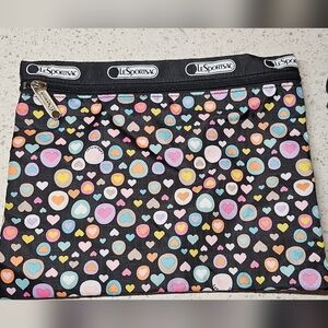Like new Leportsac travel pouch Pop Heart print